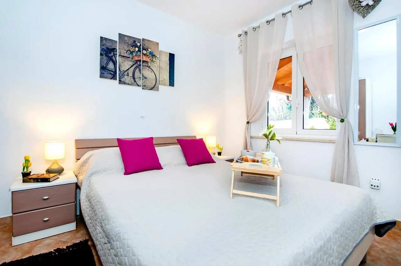 F&R Apartments Rovinj 0*,
